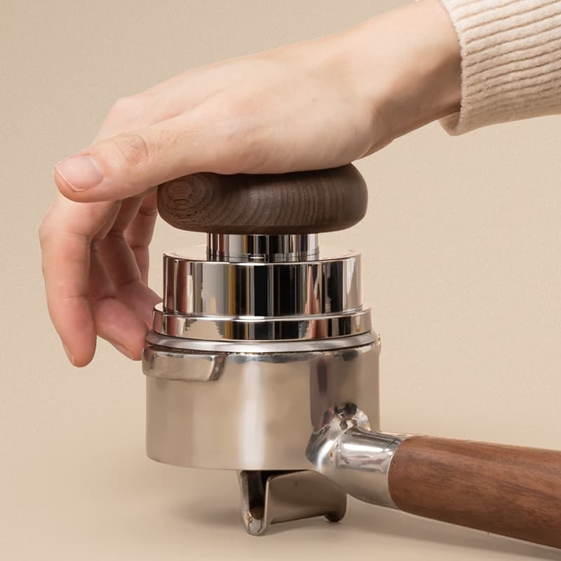 PUCKS CALIBRATED TAMPER 58.4MM WOOD COMPACTADOR DE CAFÉ